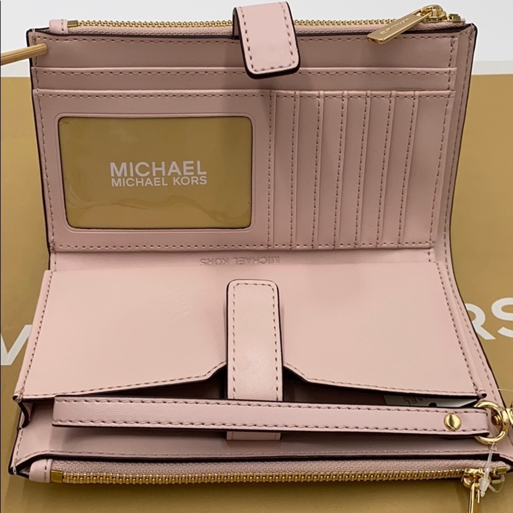 MICHAEL KORS DOUBLE ZIP WRISTLET POWDER BLUSH - Picture 8 of 15
